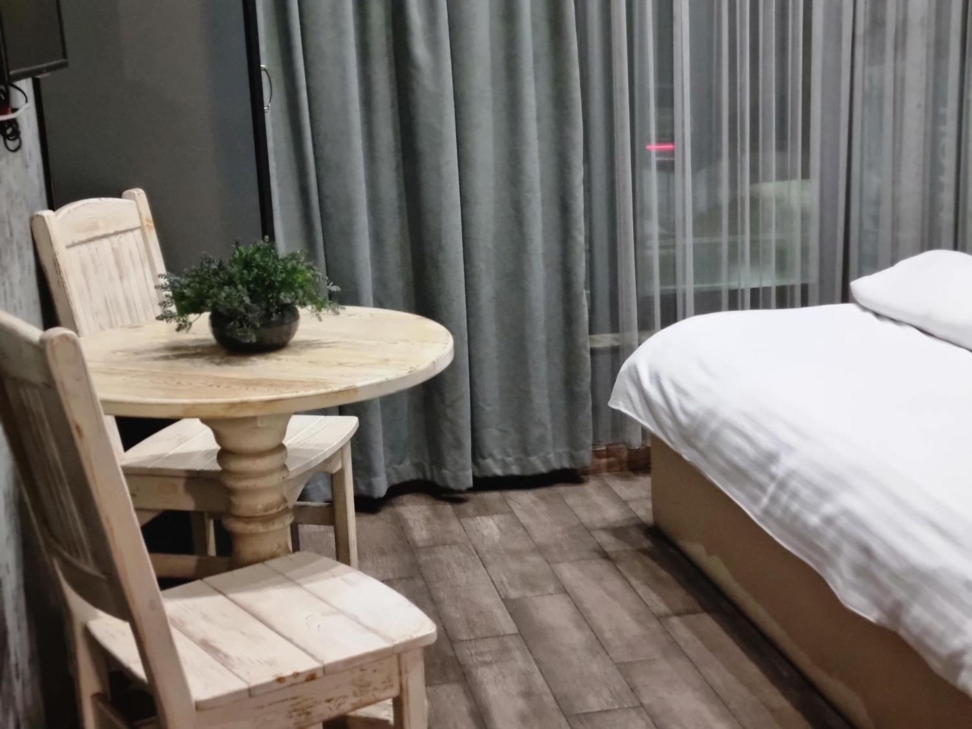 Day Inn Hotel Γιερεβάν Εξωτερικό φωτογραφία