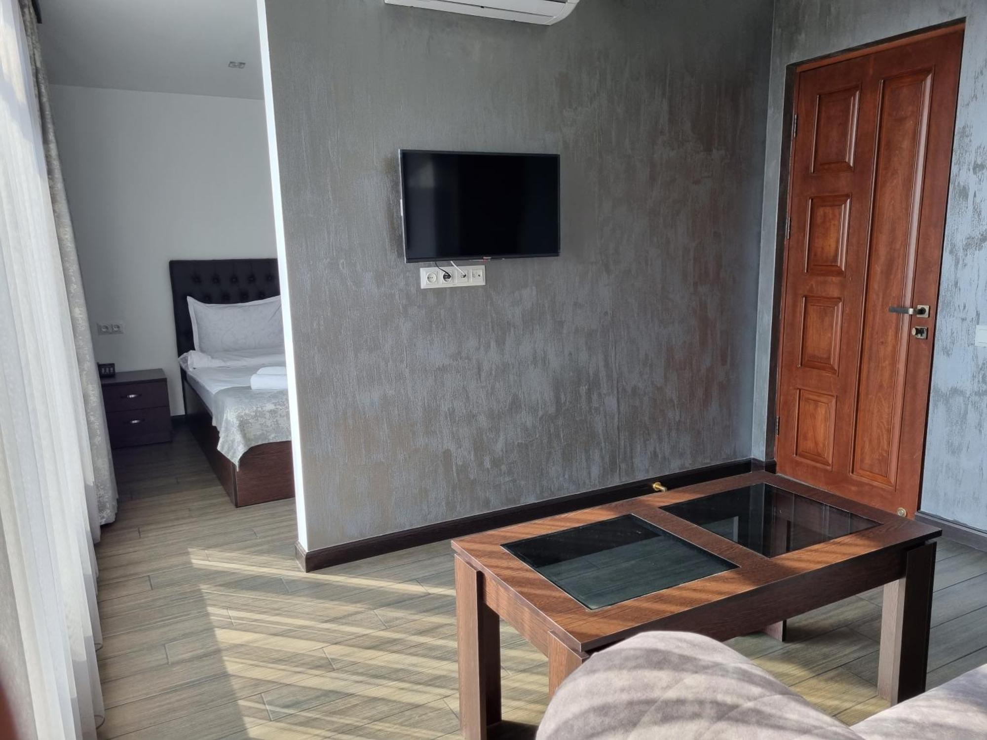 Day Inn Hotel Γιερεβάν Εξωτερικό φωτογραφία